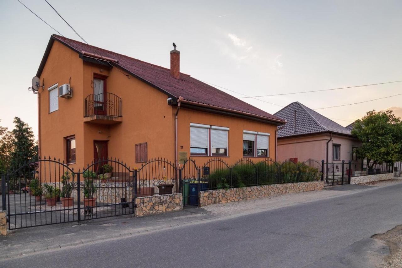 דירות Nyírbátor Ivanhoe Apartman מראה חיצוני תמונה