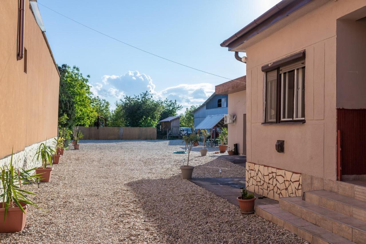 דירות Nyírbátor Ivanhoe Apartman מראה חיצוני תמונה