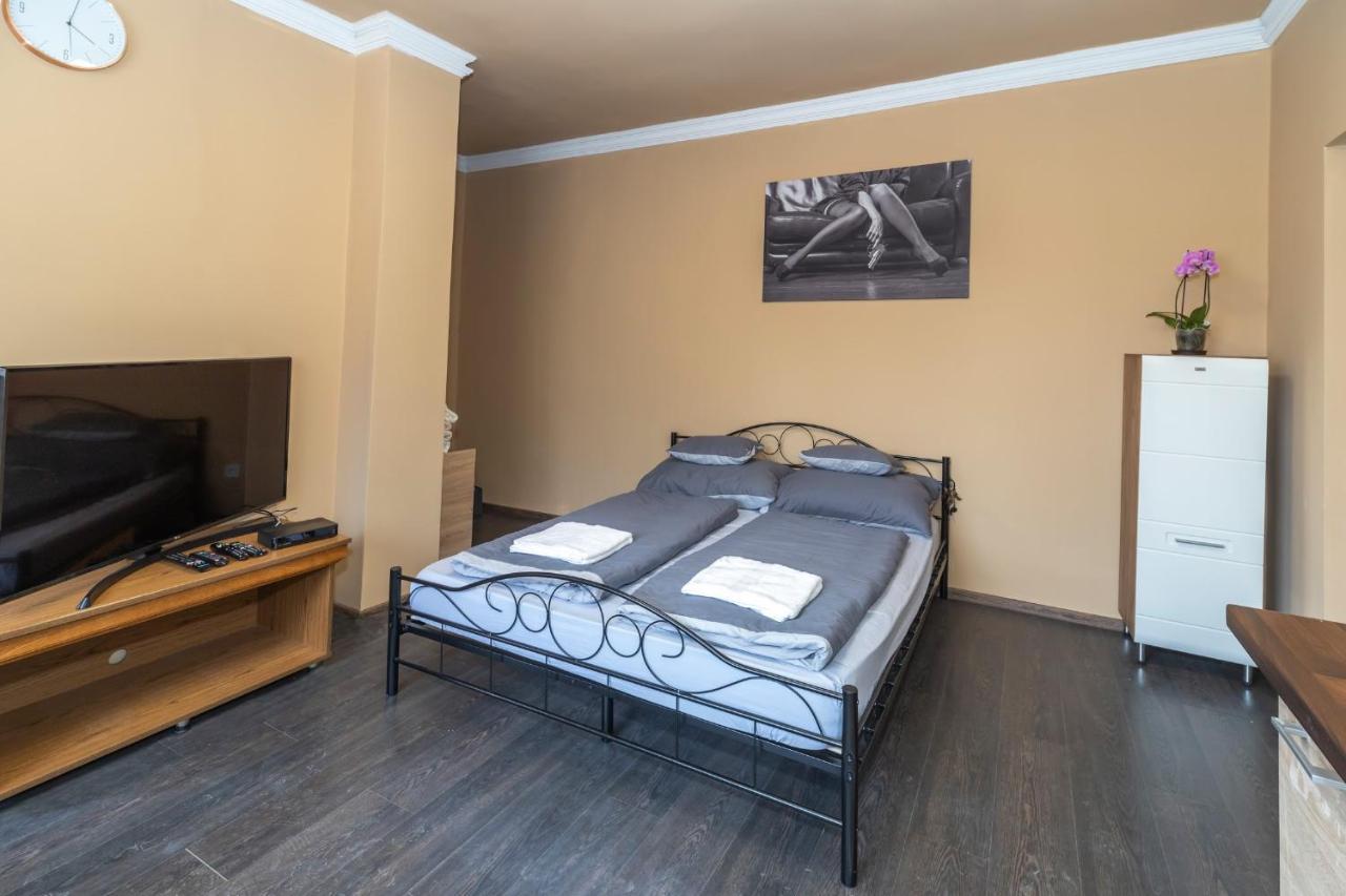 דירות Nyírbátor Ivanhoe Apartman מראה חיצוני תמונה