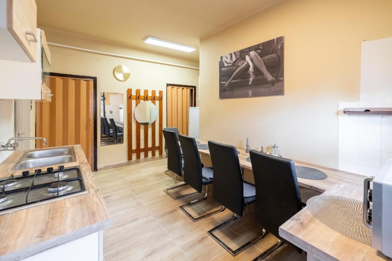 דירות Nyírbátor Ivanhoe Apartman מראה חיצוני תמונה